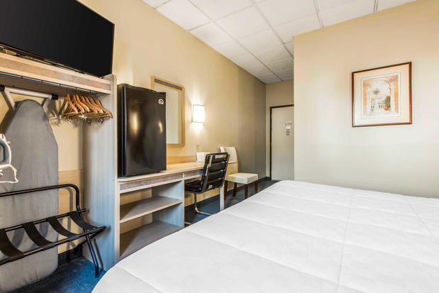 Images Econo Lodge