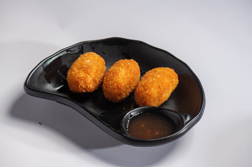 B-19 Fried Shrimp Stick with Cheese (3 PCs) 炸芝士蝦條