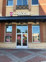Exterior photo of T-Mobile Store at Route 611 & Route 132, Warrington, PA
