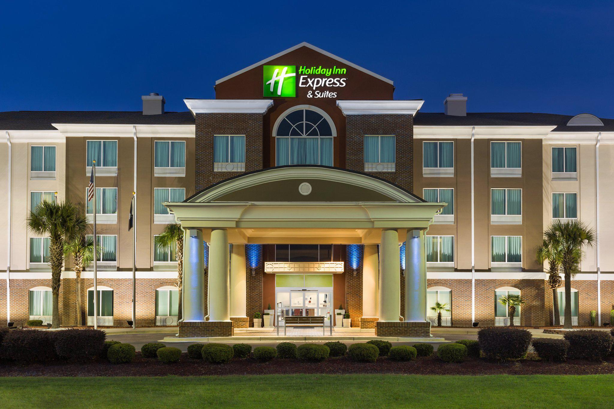 Holiday Inn Express & Suites Florence I-95 @ Hwy 327 Photo