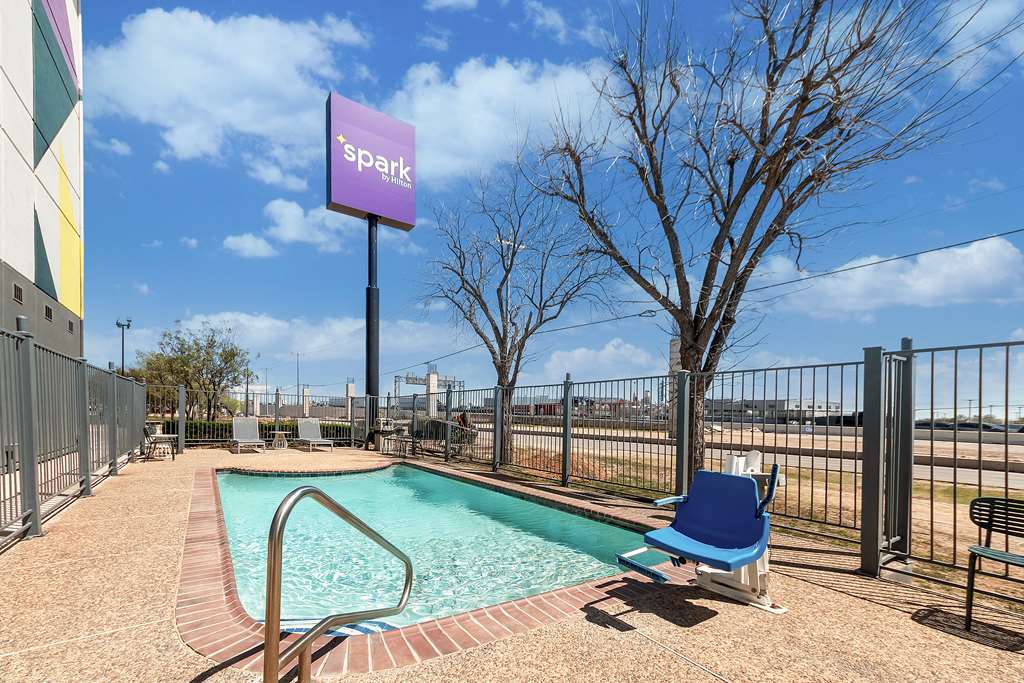 Spark by Hilton Selma Image