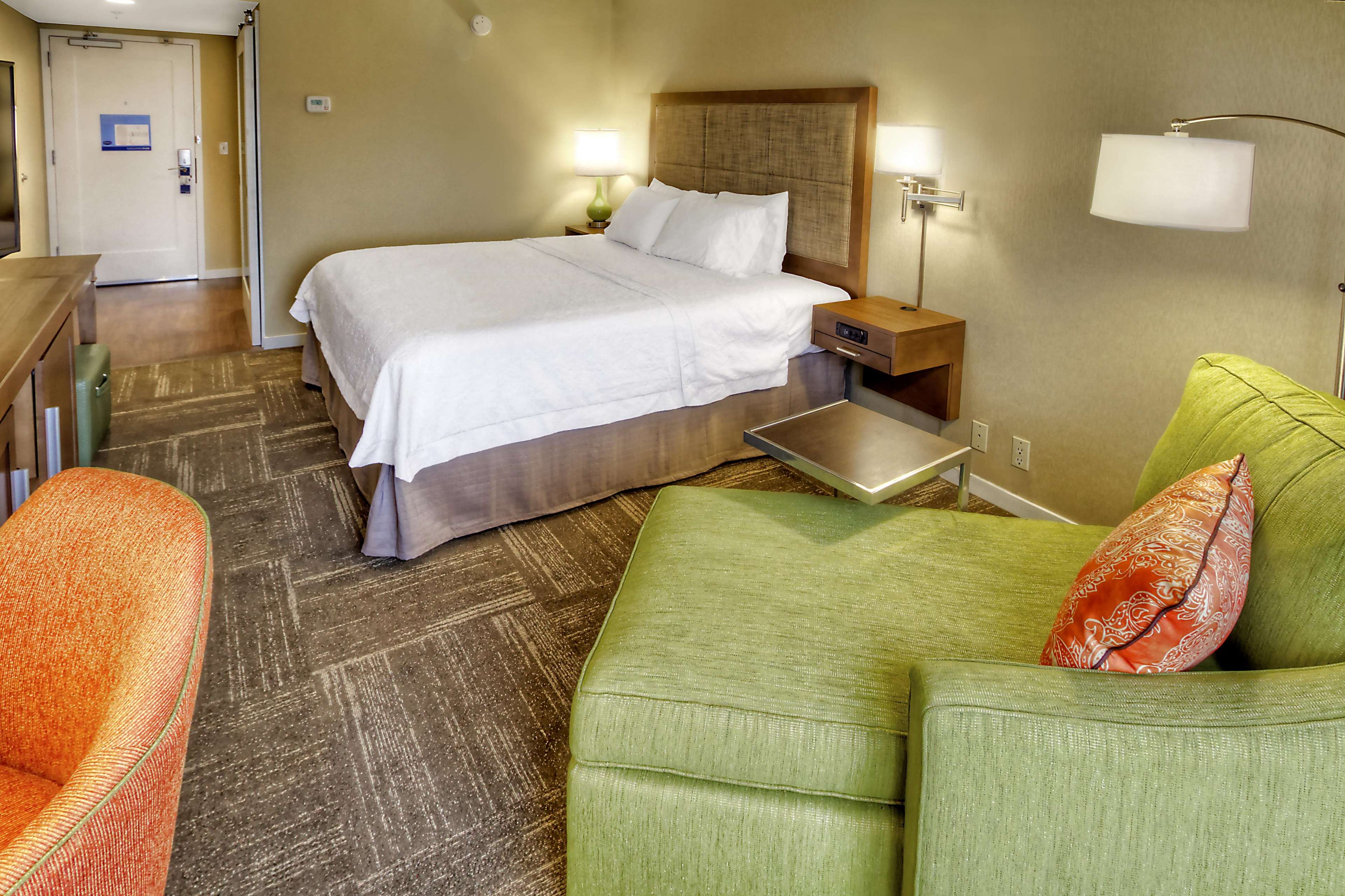 Hampton Inn & Suites Asheville-I-26 Photo