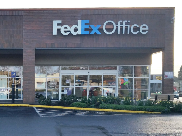 Images FedEx Office Print & Ship Center