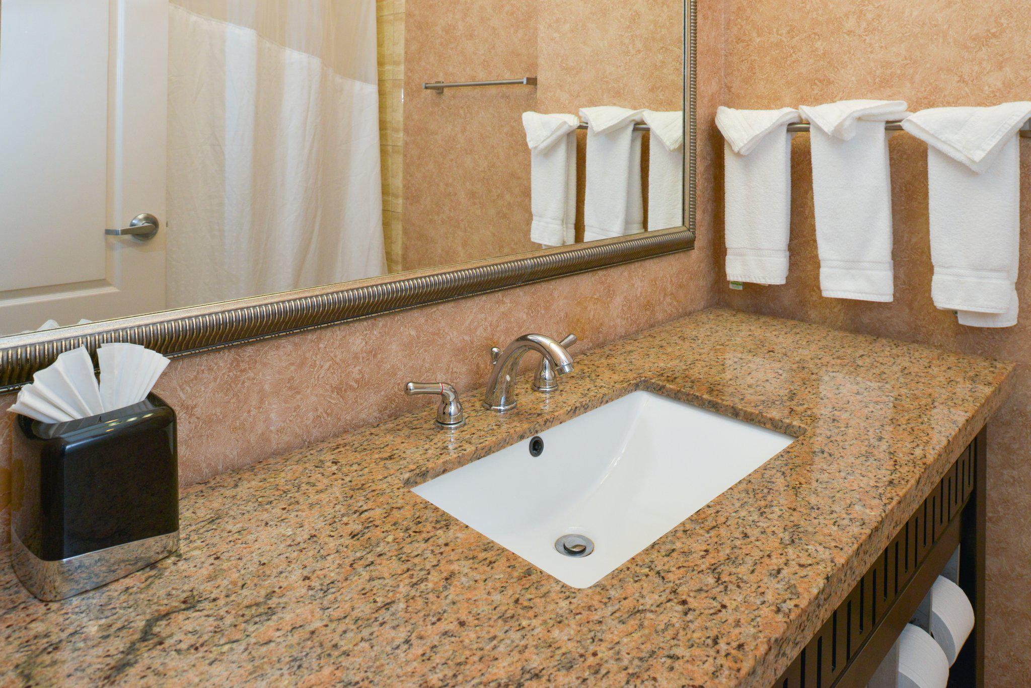 Holiday Inn Express & Suites Royse City - Rockwall Photo