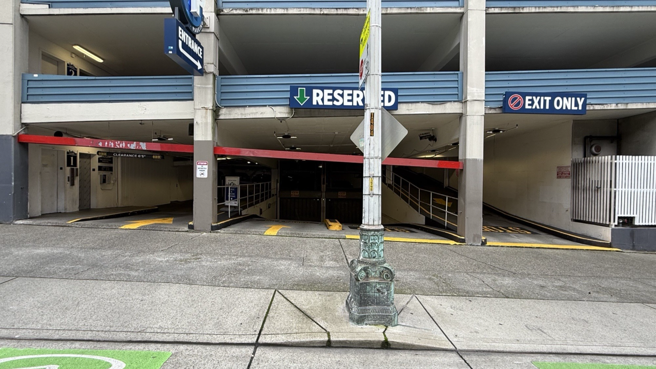 LAZ Parking - 2nd & Union Garage