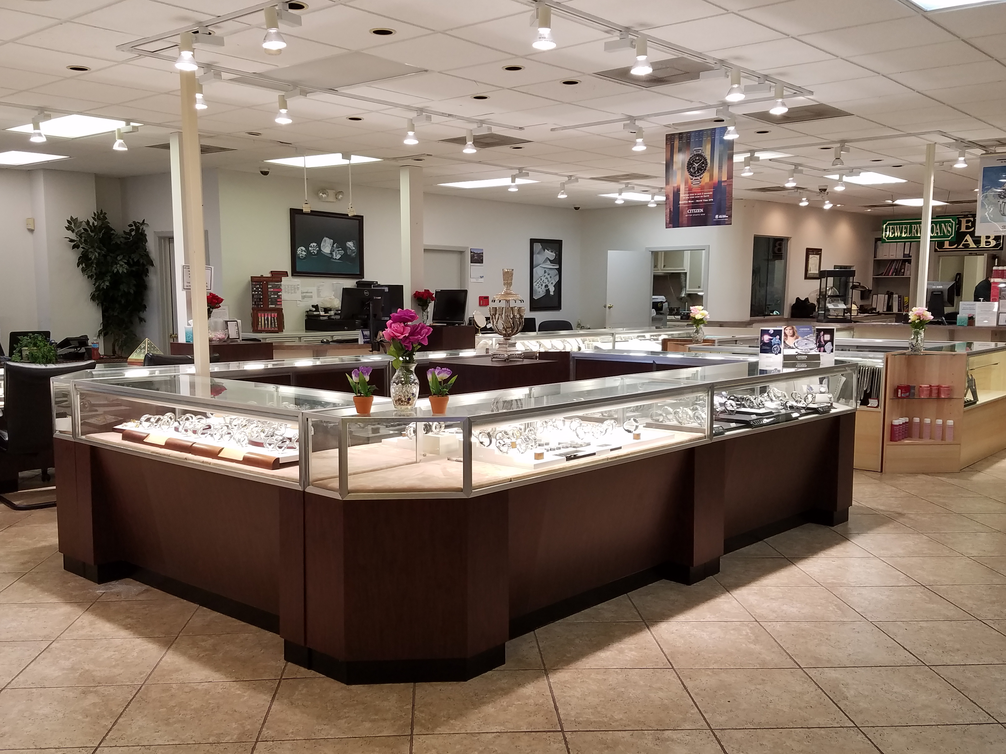 Shaw's R &amp; R Jewelry and Loan Logo