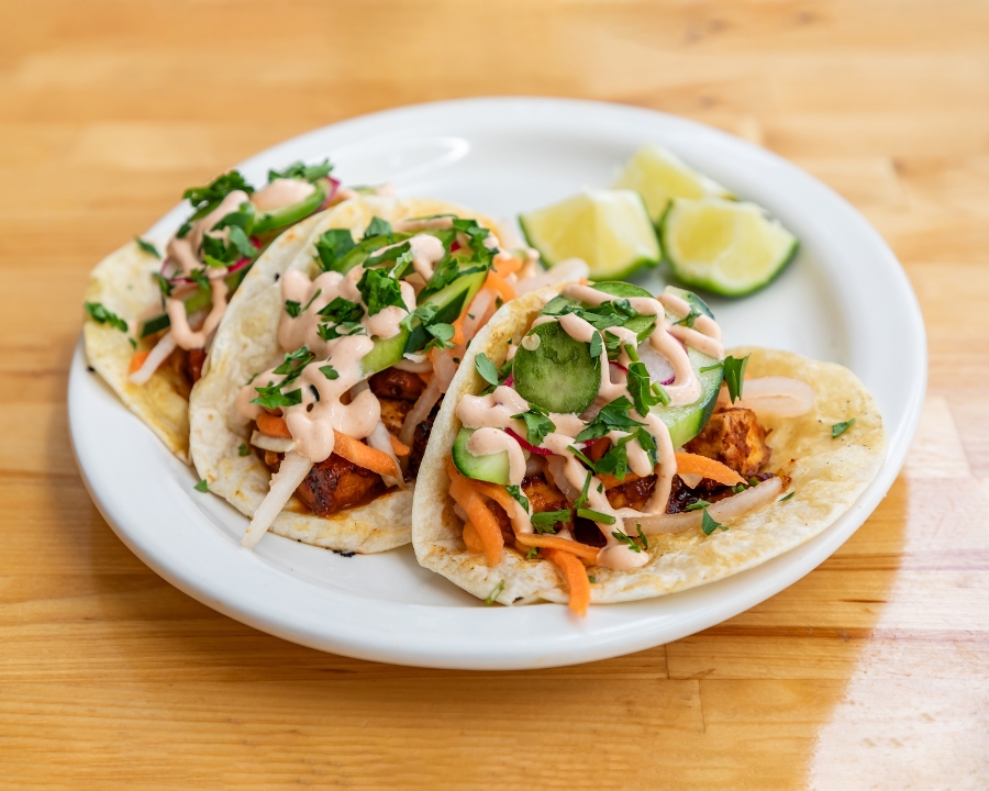 Creole Chicken Bánh Mì Tacos