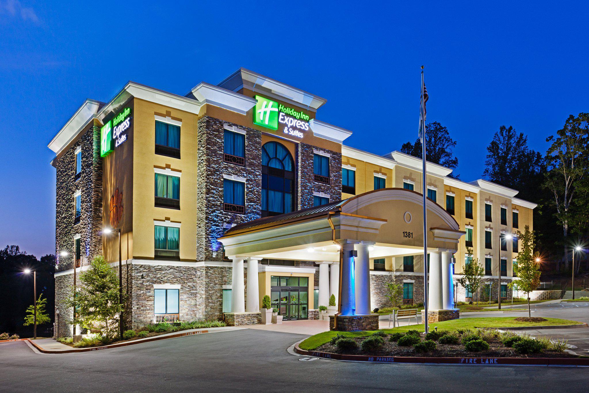 Holiday Inn Express & Suites Clemson - Univ Area Photo