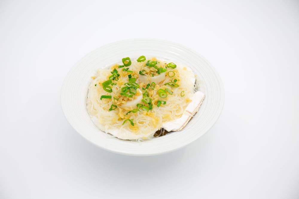 Steamed Scallop with fresh garlic