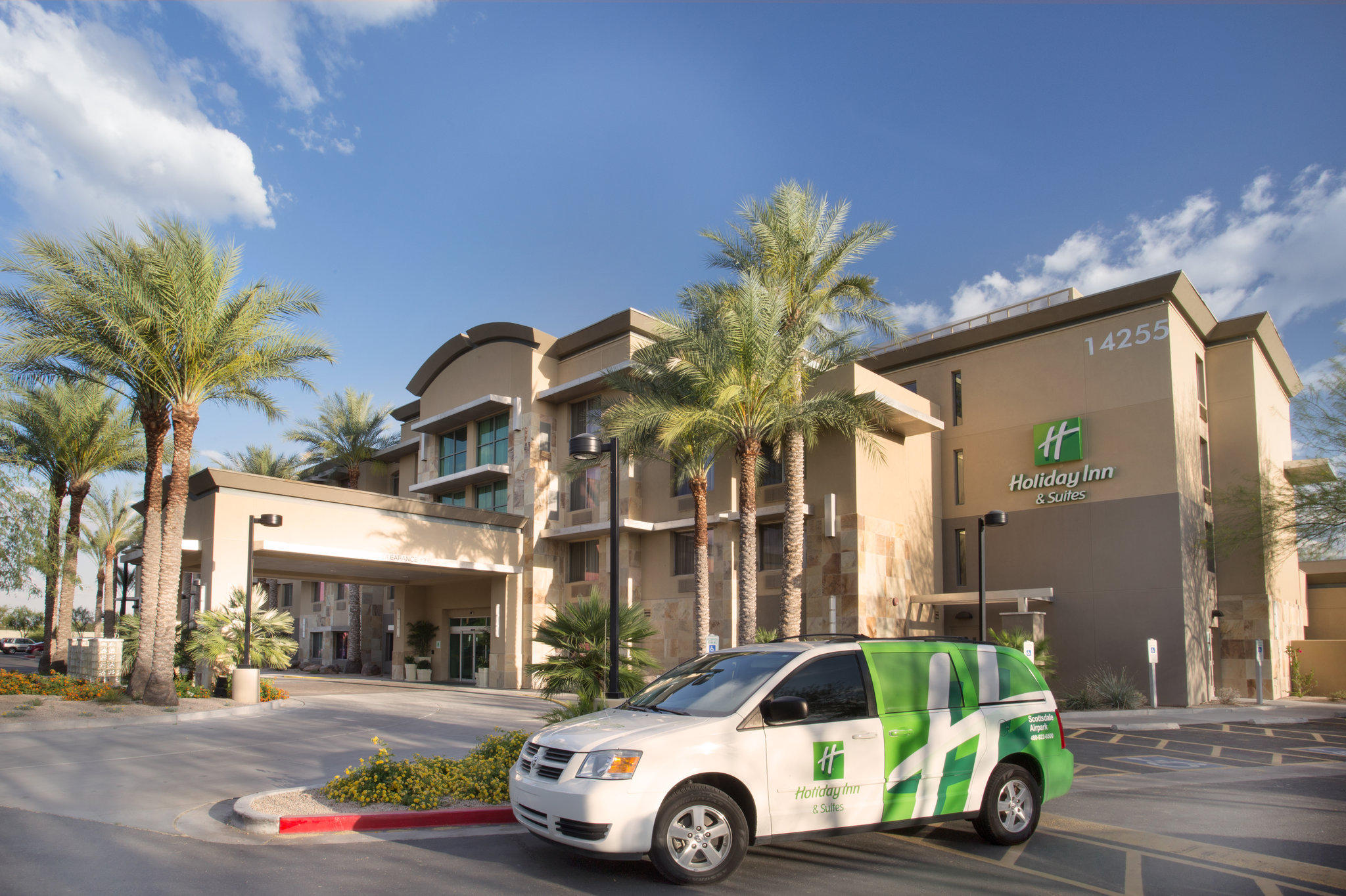 Holiday Inn & Suites Scottsdale North - Airpark Photo