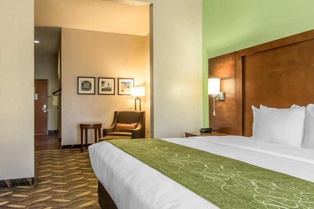 Images Comfort Suites