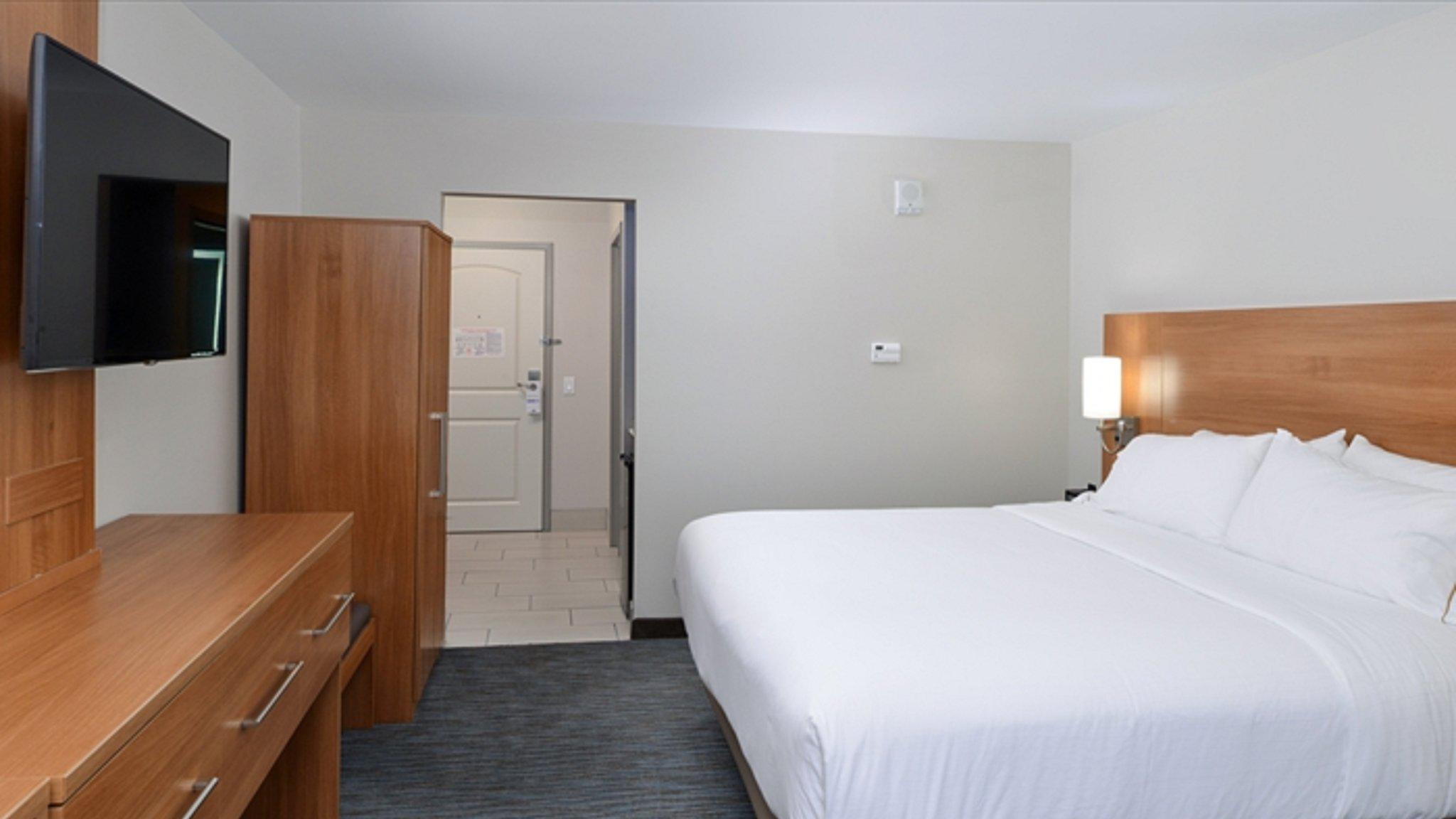 Holiday Inn Express & Suites Lexington Midtown - I-75 Photo