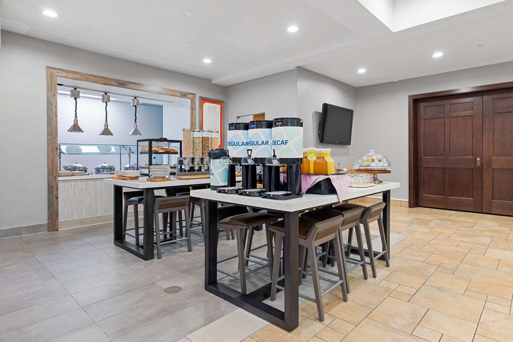 Hilton Garden Inn Auburn Image