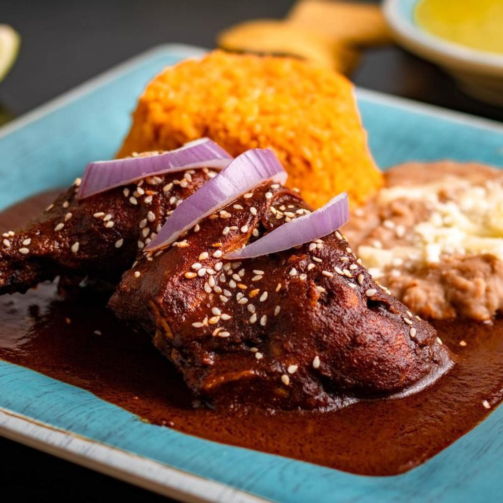P. Pollo con Mole Poblano