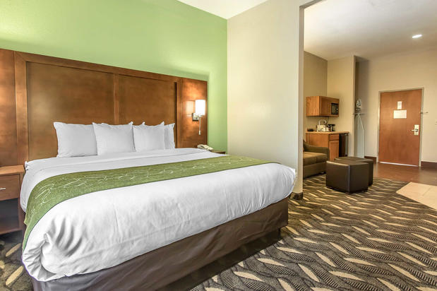 Images Comfort Suites
