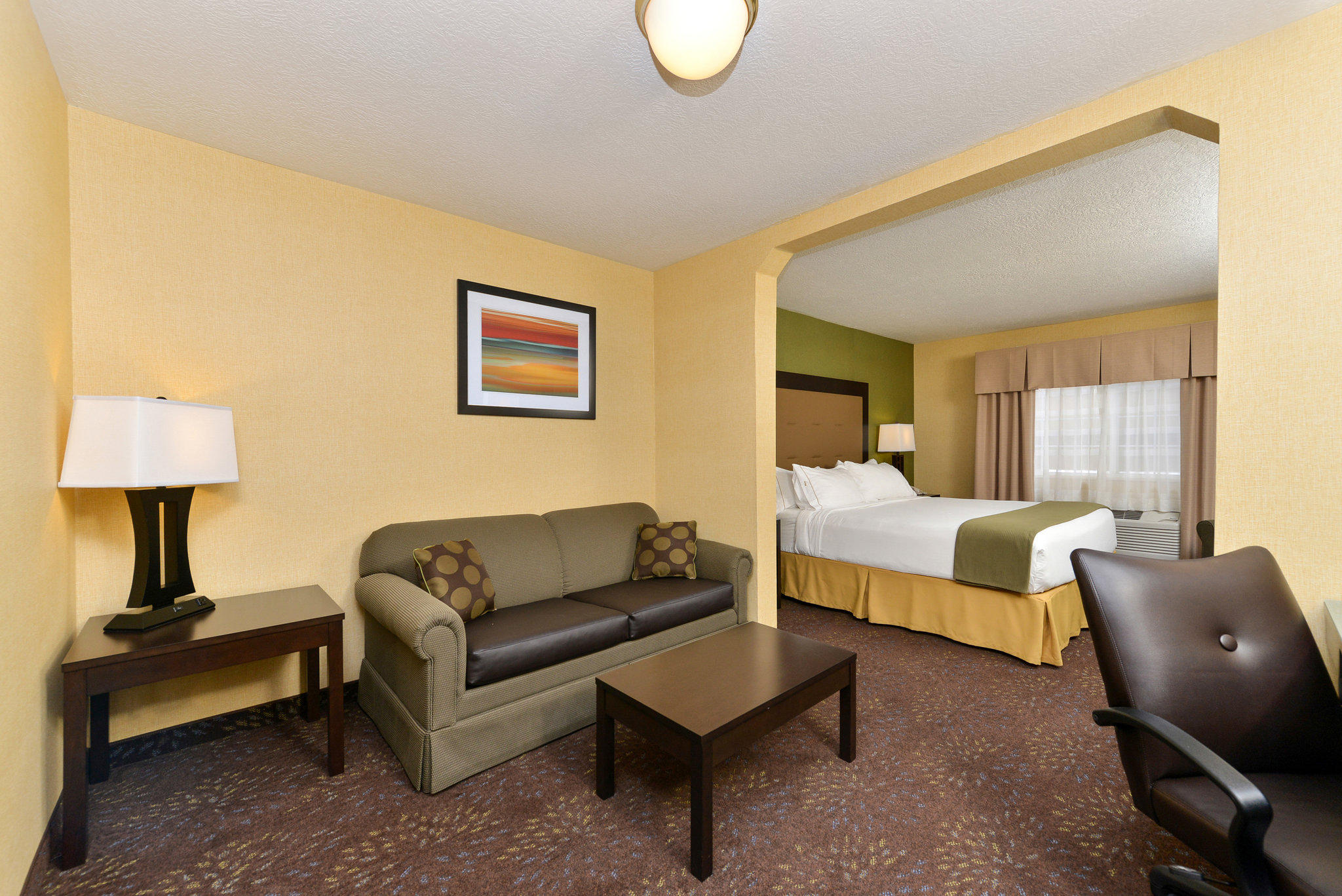 Holiday Inn Express & Suites Charlotte Photo