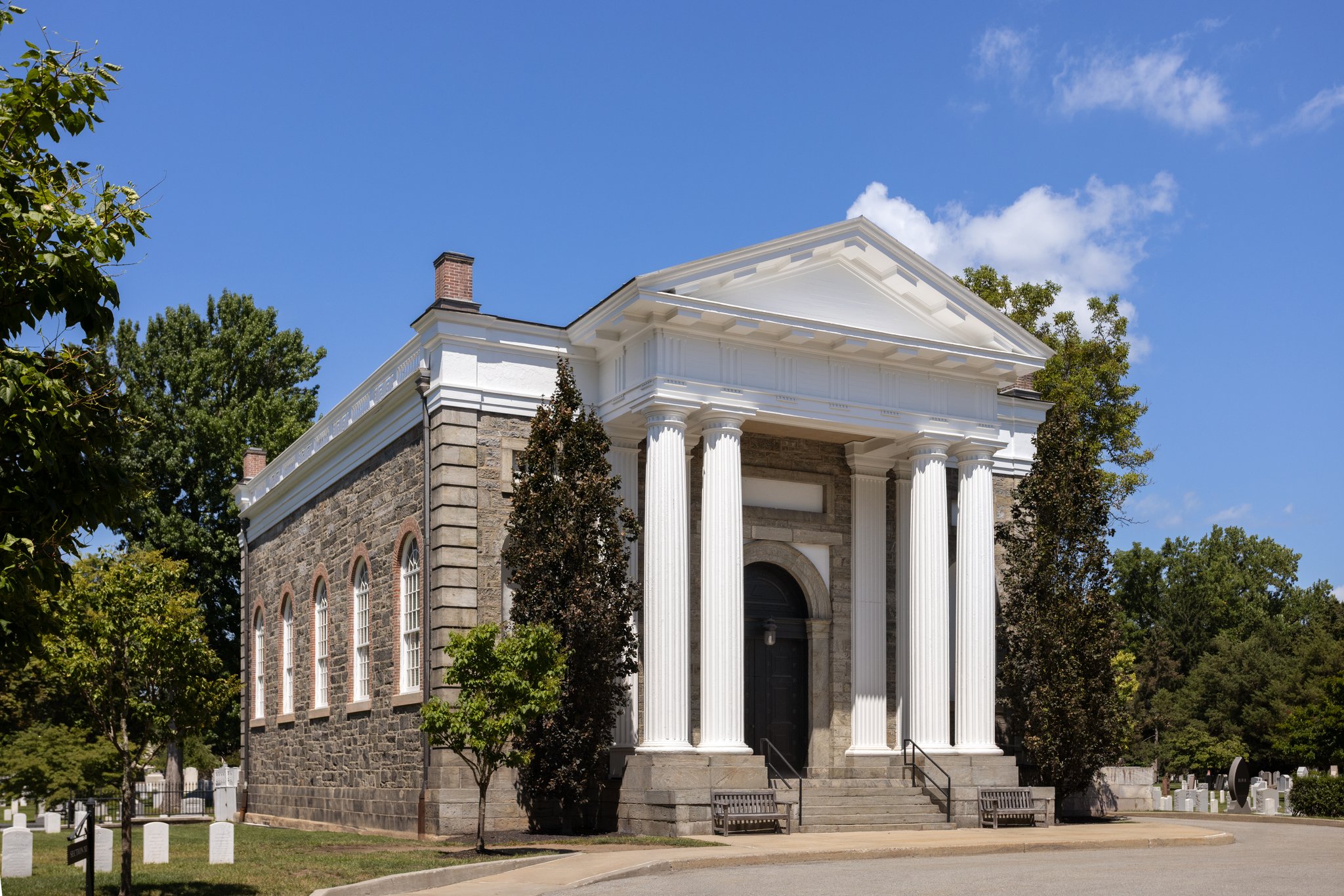 IHG Army Hotels Beat Navy House - Historia Image