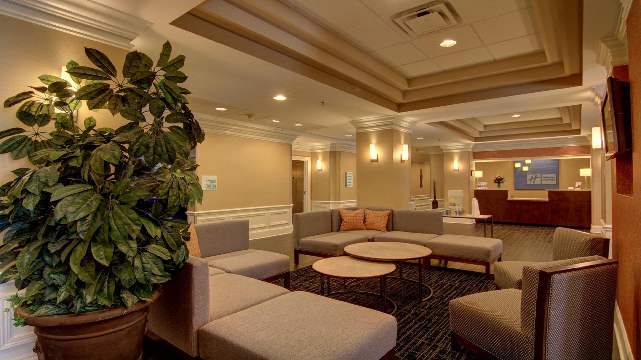 Holiday Inn Express & Suites Alpharetta - Windward Parkway Photo