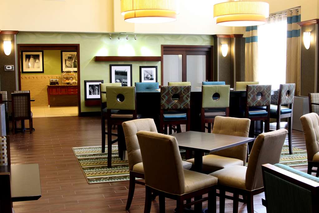 Hampton Inn & Suites Paducah Image