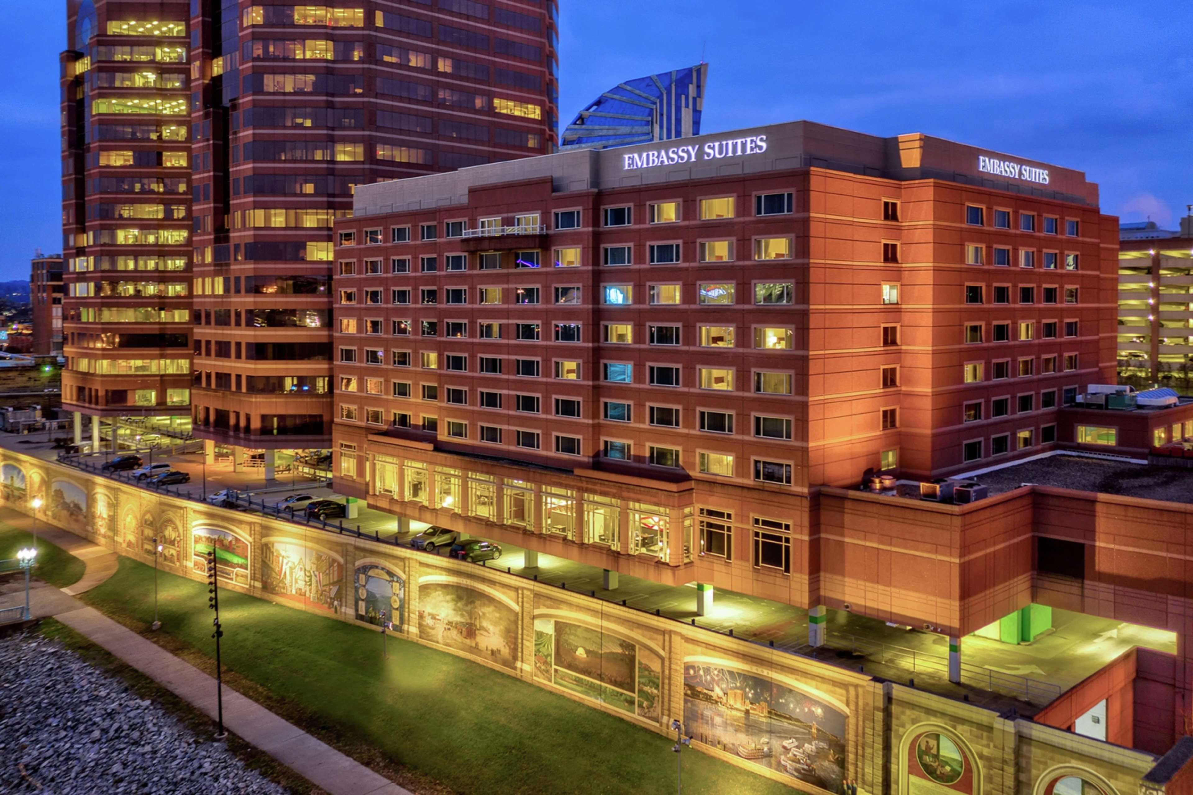 Embassy Suites by Hilton Cincinnati RiverCenter Photo