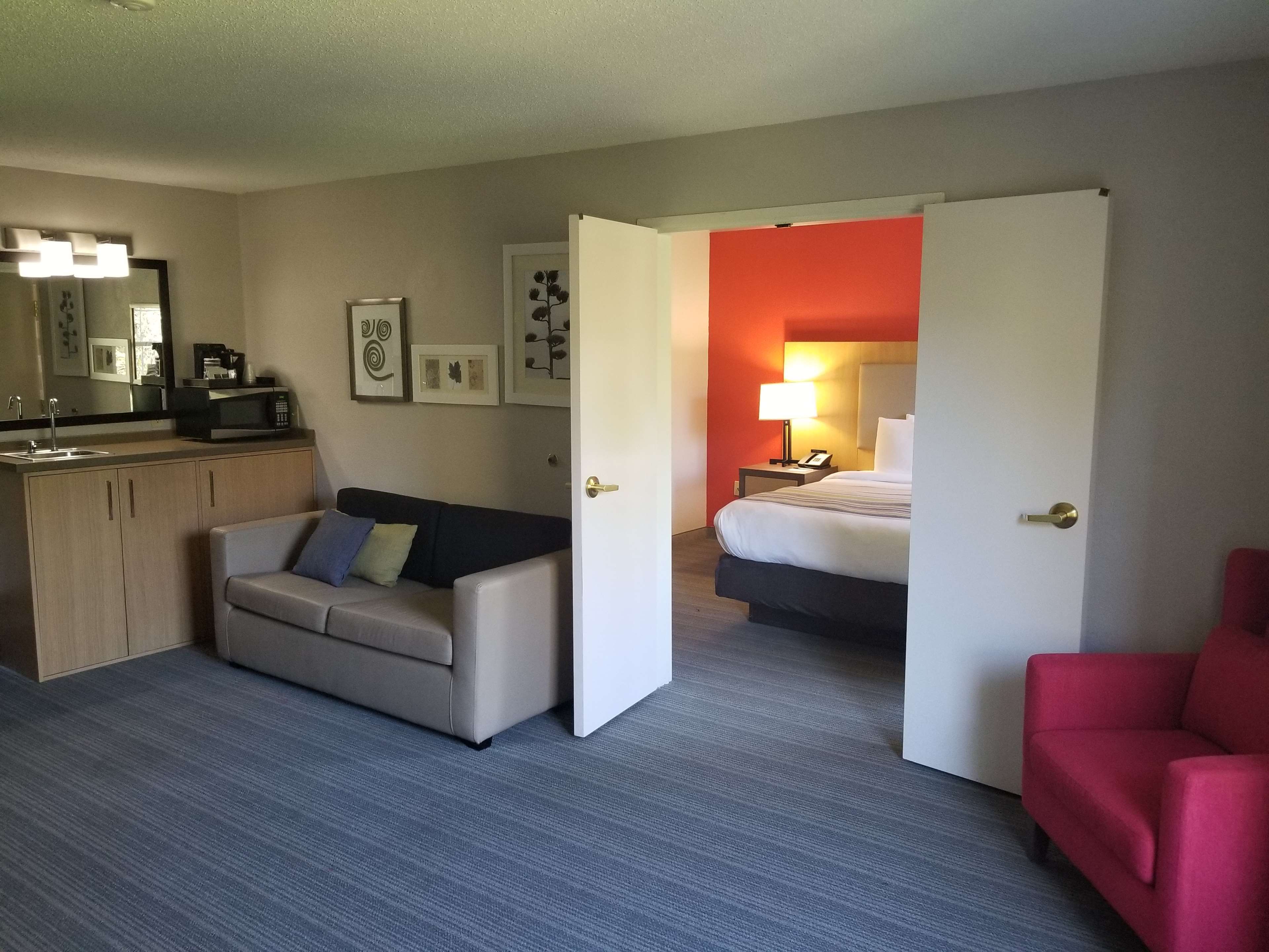 Country Inn & Suites by Radisson, Charlotte University Place, NC Photo