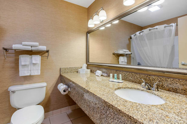 Images Quality Inn & Suites Benton - Draffenville