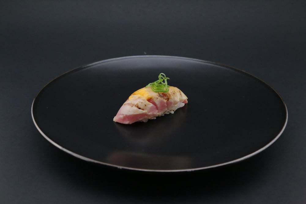 Torched Tuna Nigiri (2pcs)