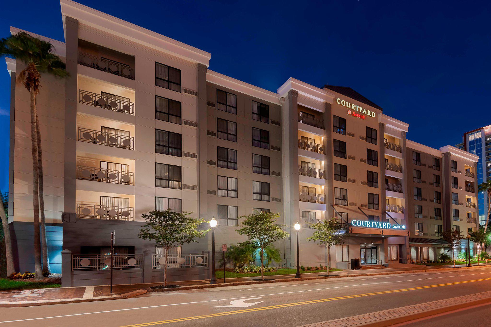 Courtyard by Marriott Tampa Downtown Photo