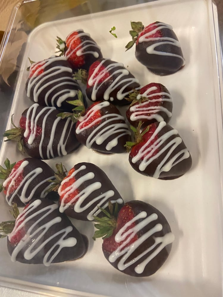 Chocolate Covered Strawberries (4 pcs)