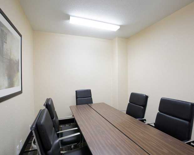 Images Comfort Suites