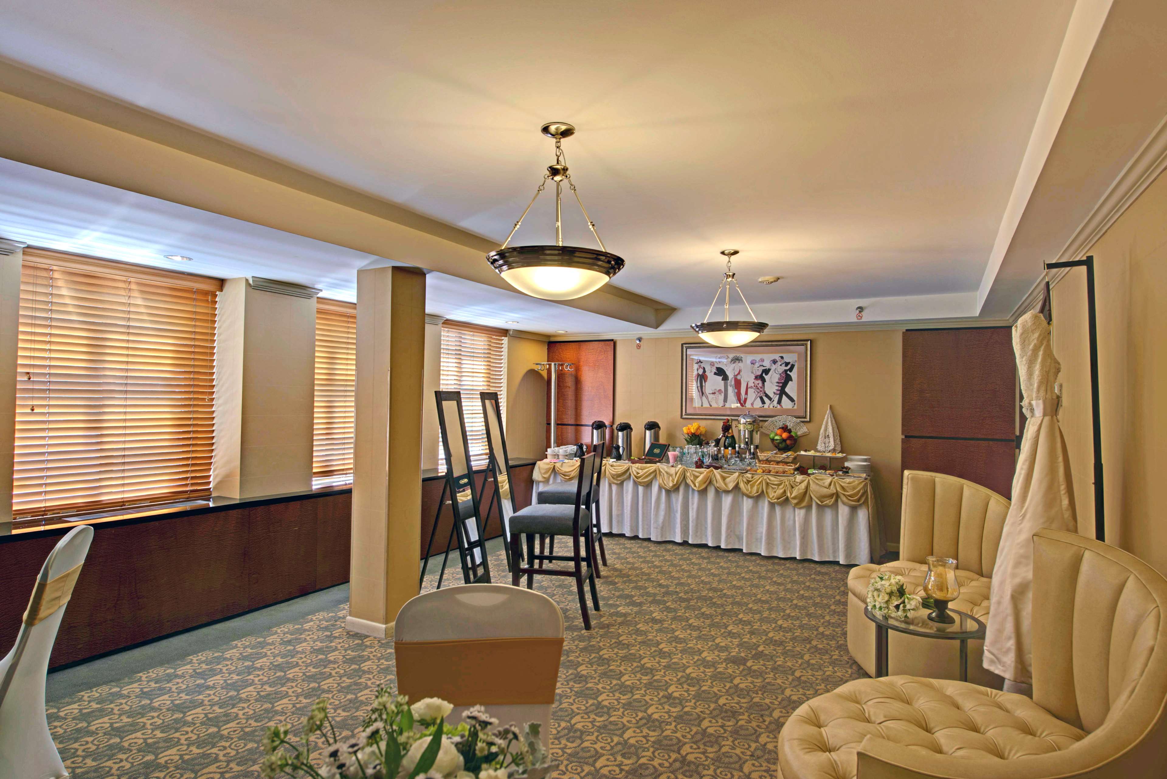 Inn at Great Neck, BW Premier Collection Photo