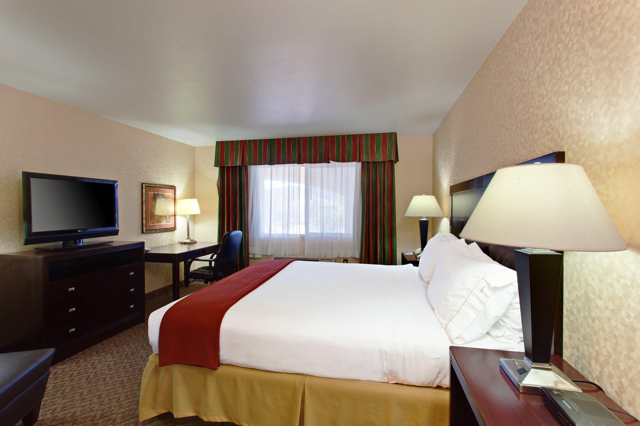 Holiday Inn Express Temecula Photo