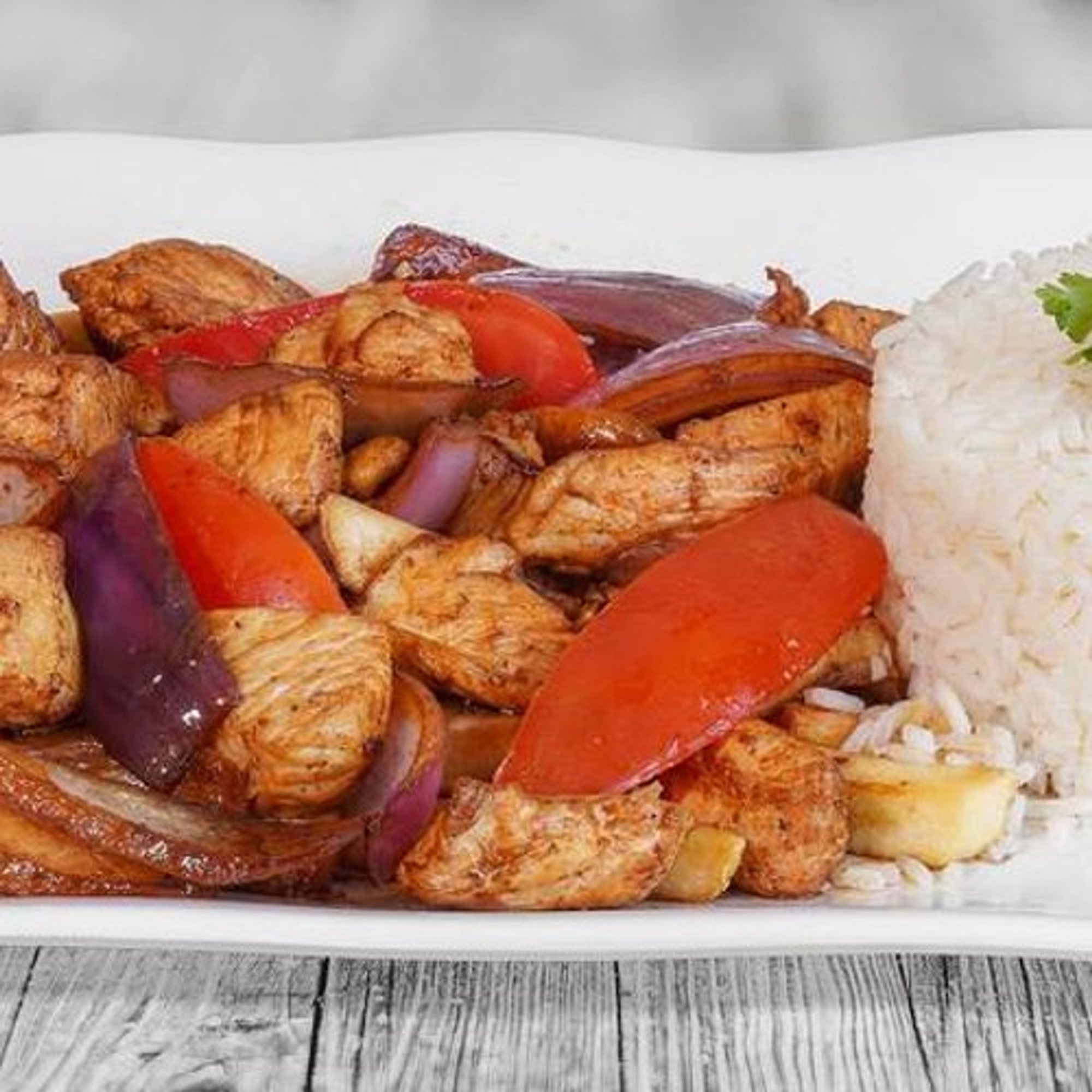 Pollo Saltado