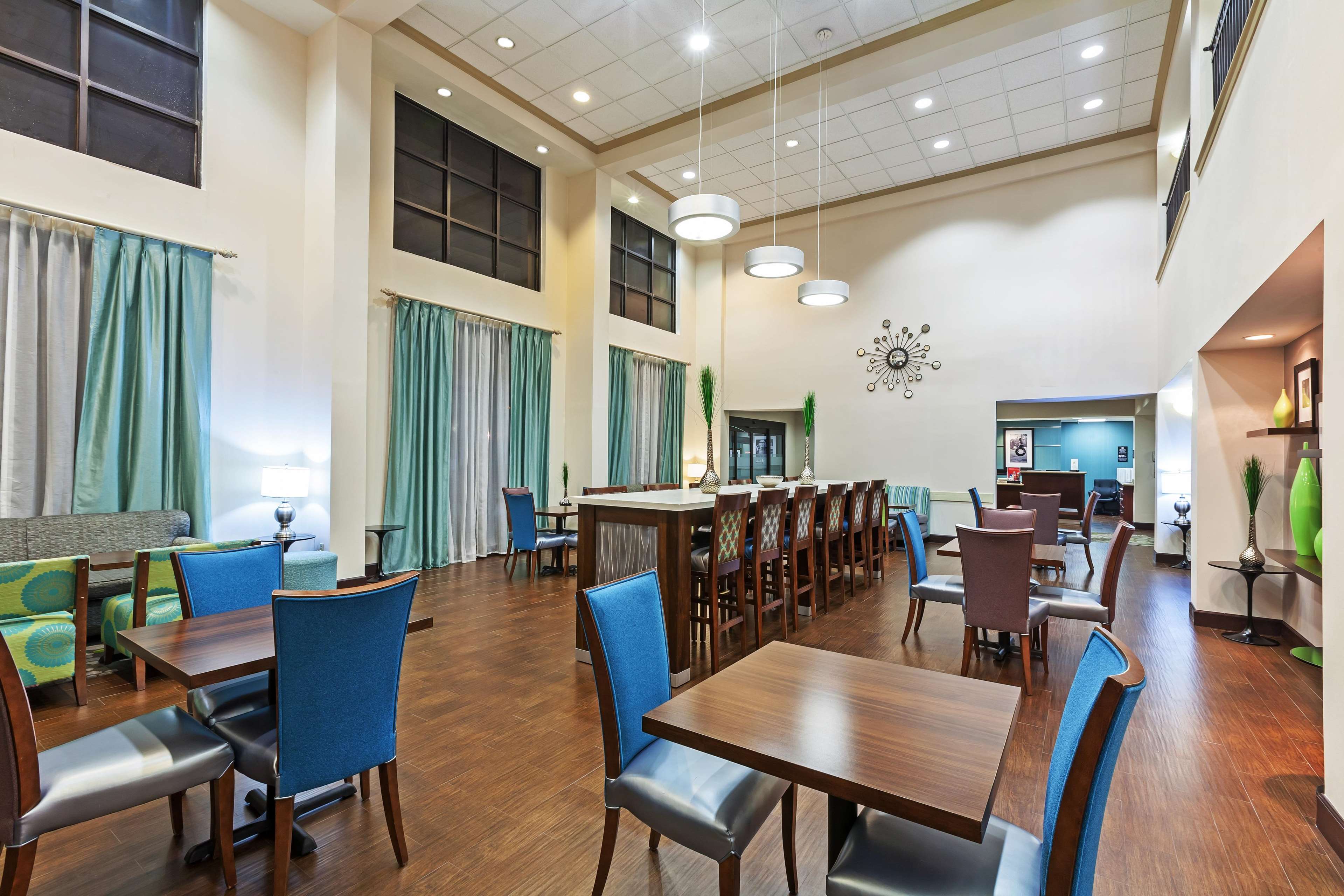 Hampton Inn & Suites Houston-Westchase Photo