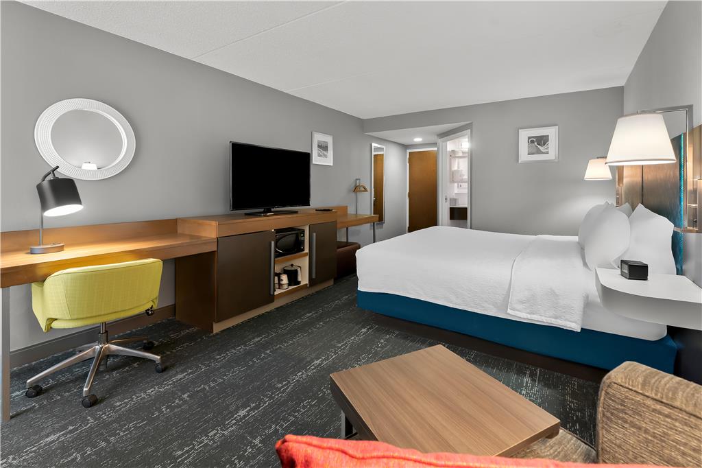 Hampton Inn & Suites Newtown Image