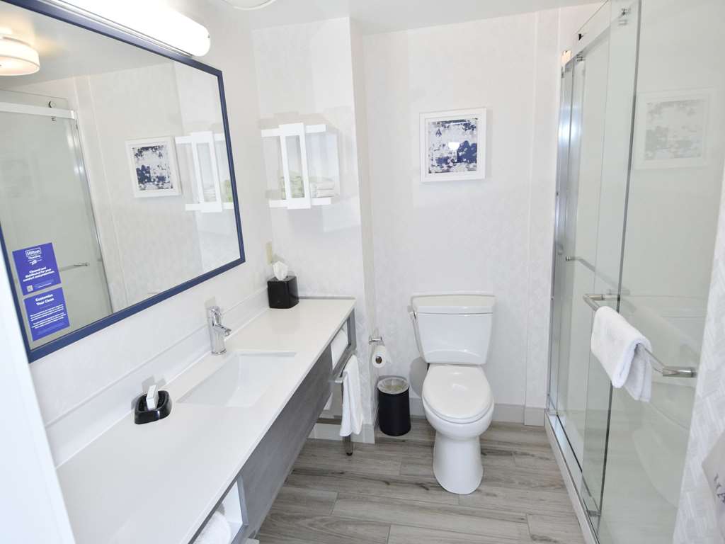 Hampton Inn Auburn Image