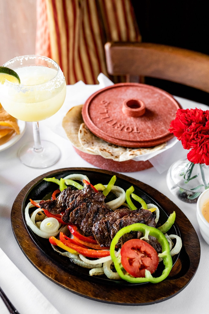 Fajitas (Family Pack, Serves 4-6)
