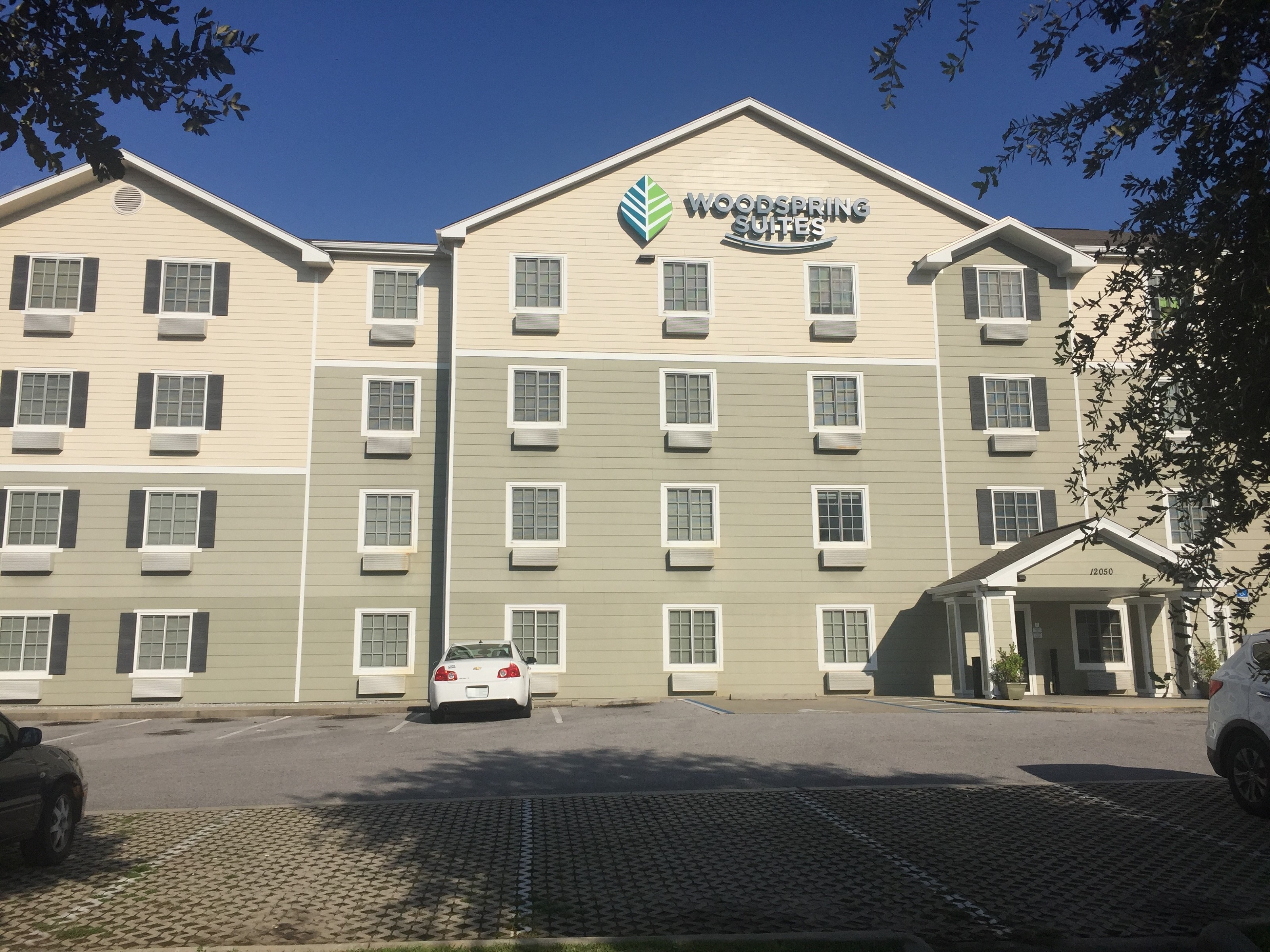 WoodSpring Suites Charleston Ashley Phosphate Photo