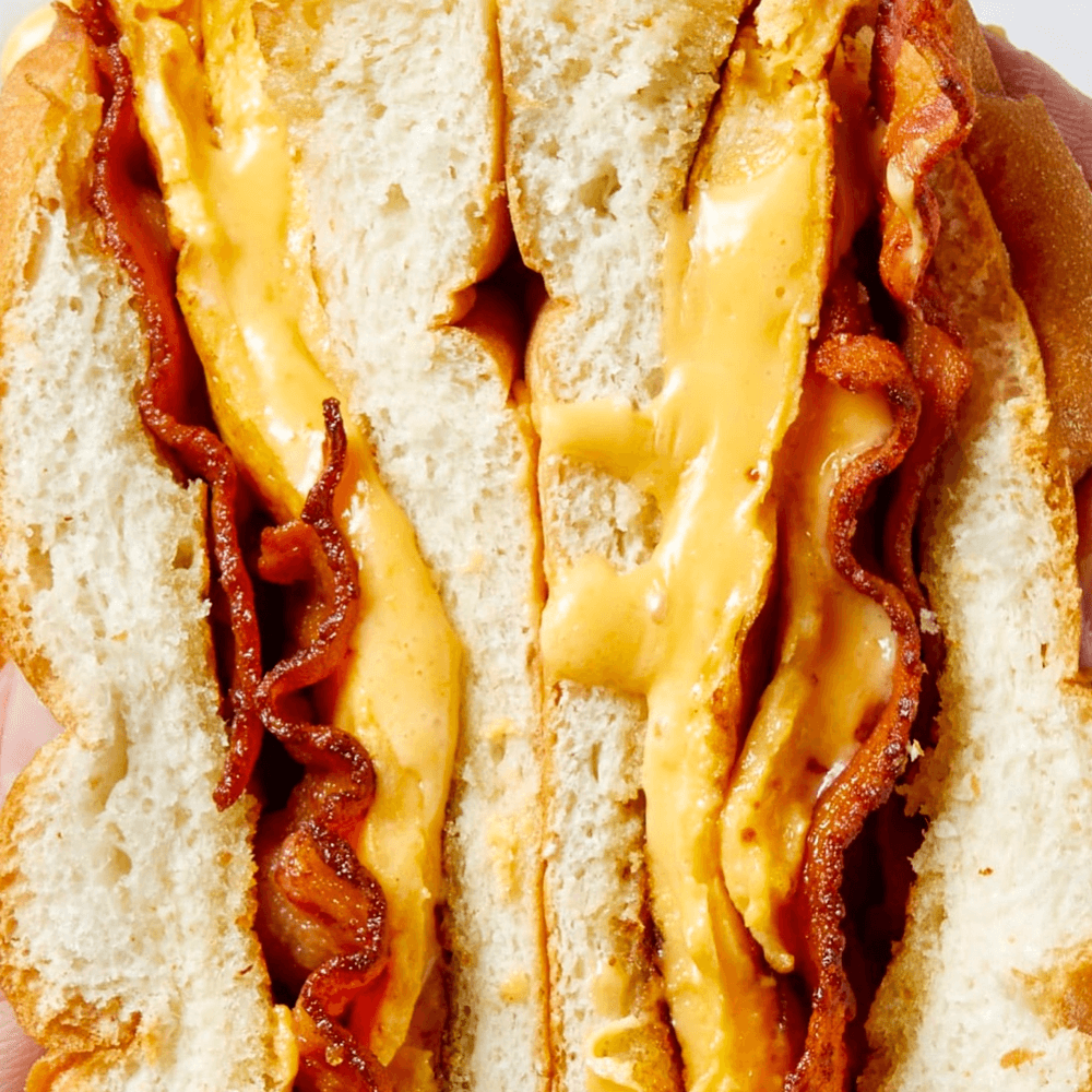 Bacon Egg and Cheese / Bacon, Huevo Y Queso