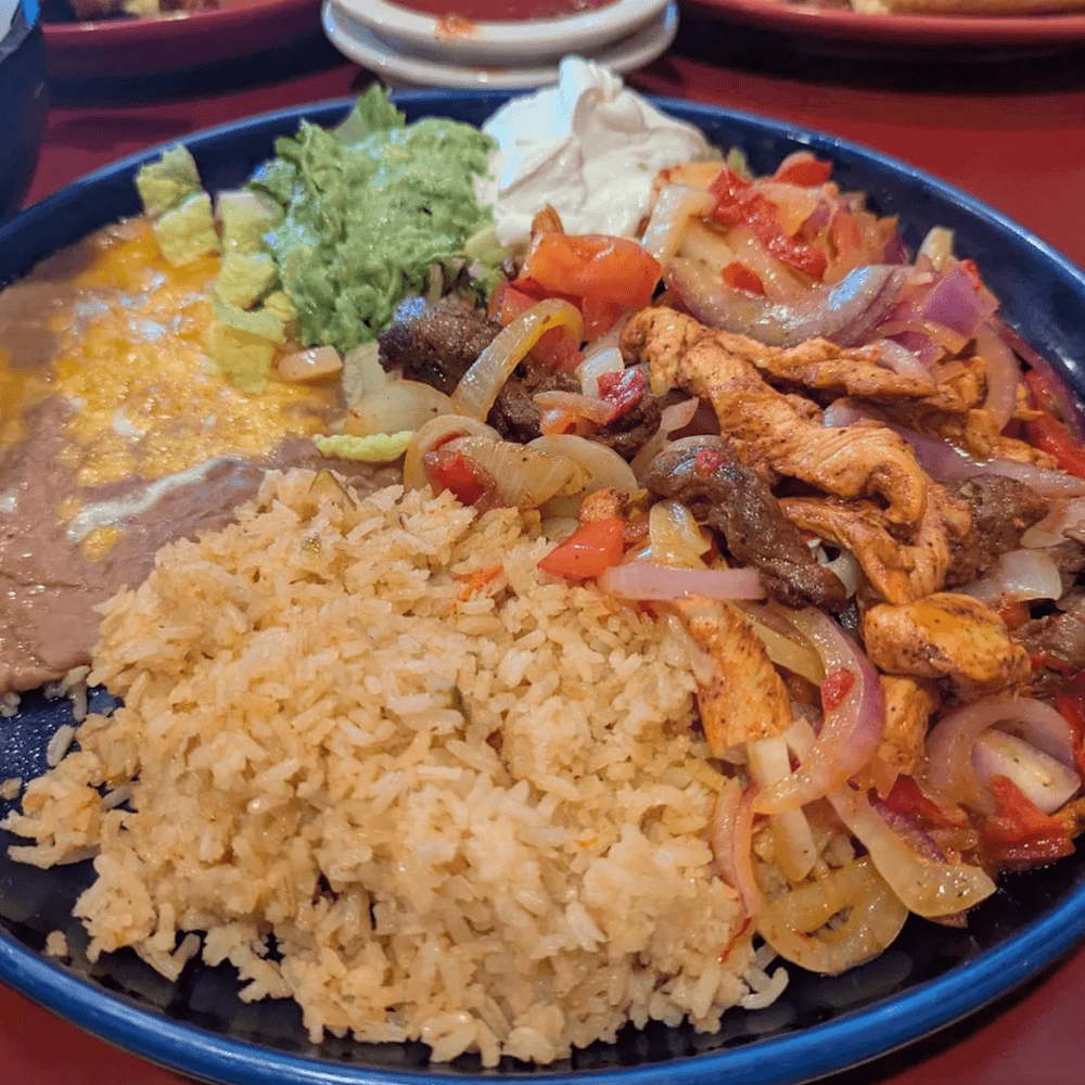 Carnitas Con Guacamole