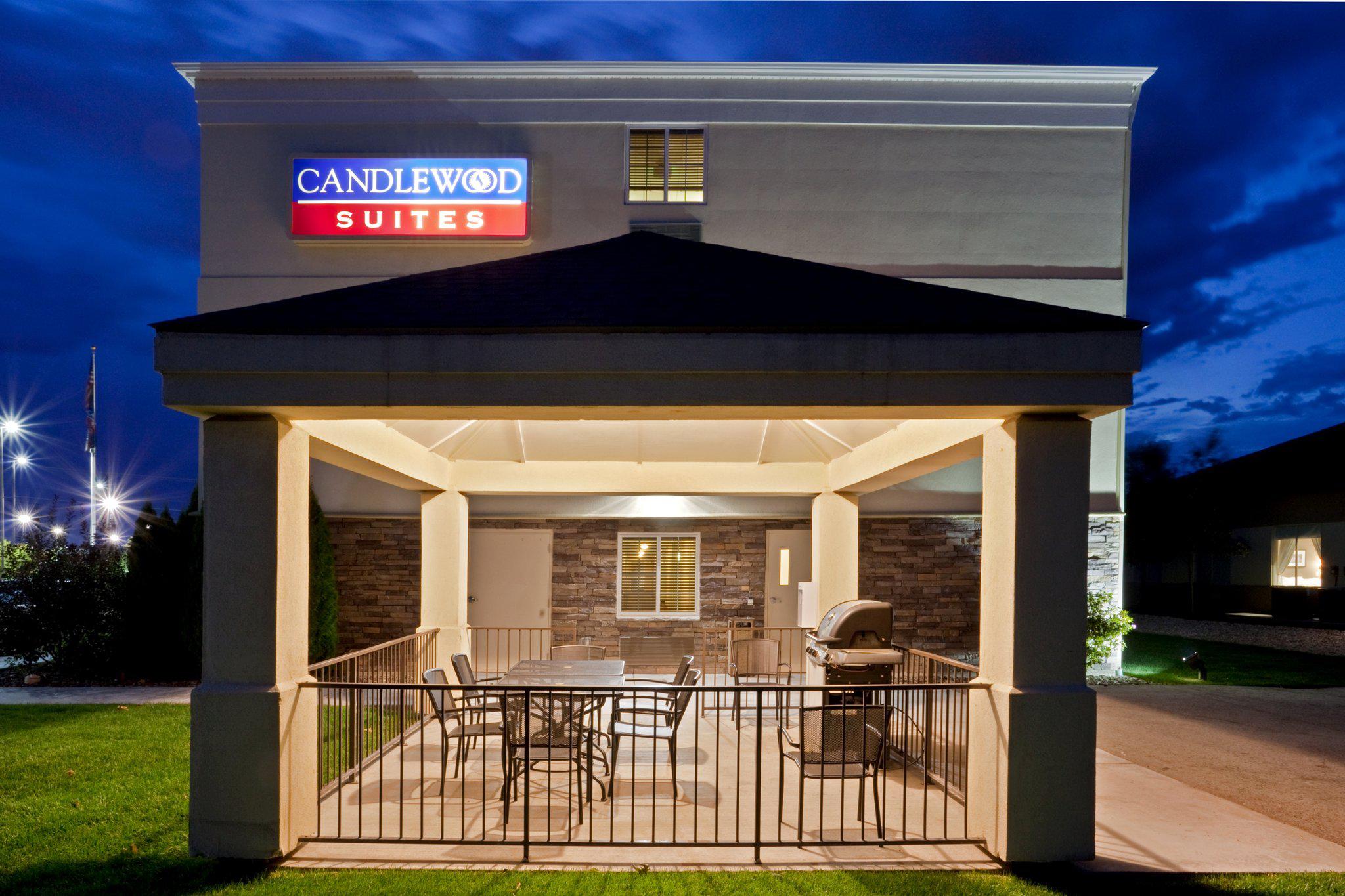 Candlewood Suites Boise - Towne Square Photo