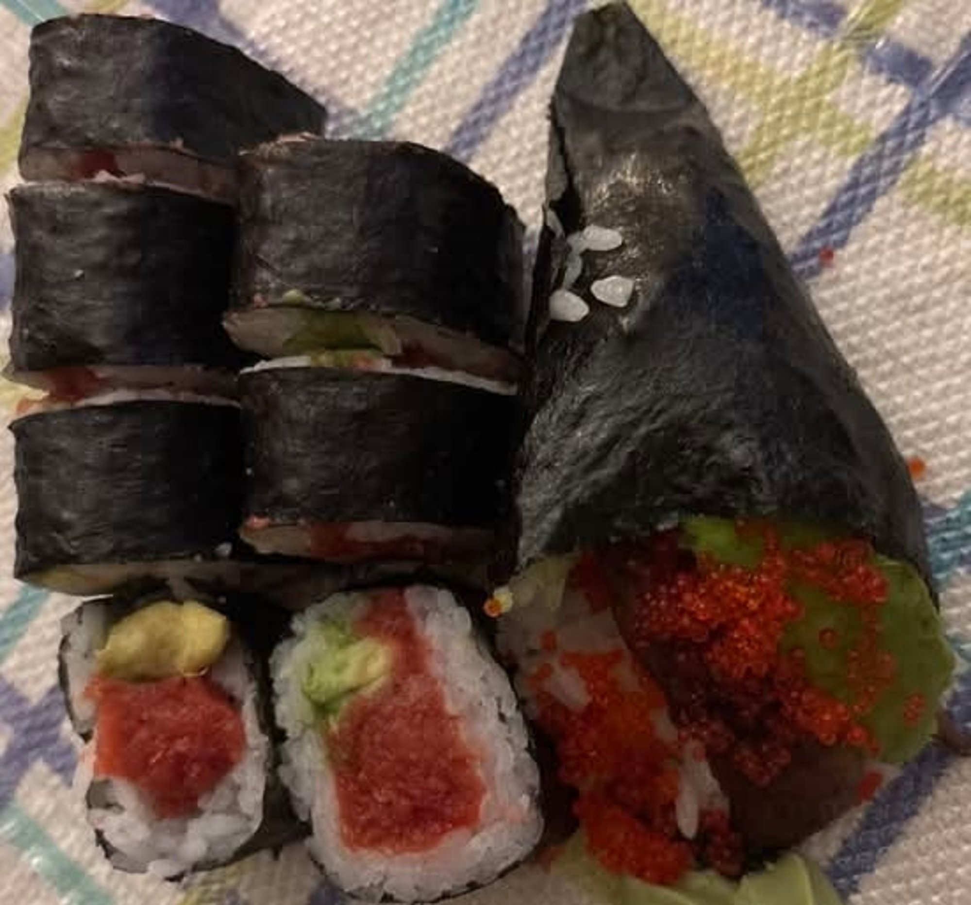 Eel, Avocado & Tobiko Hr