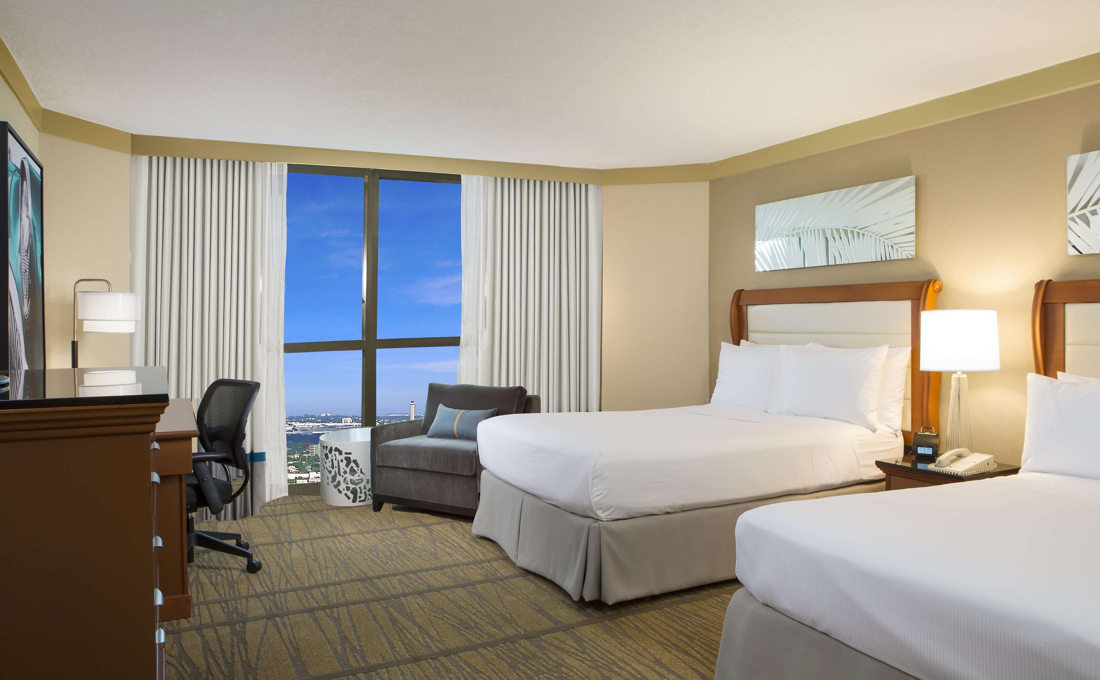 DoubleTree by Hilton Miami Airport & Convention Center Photo