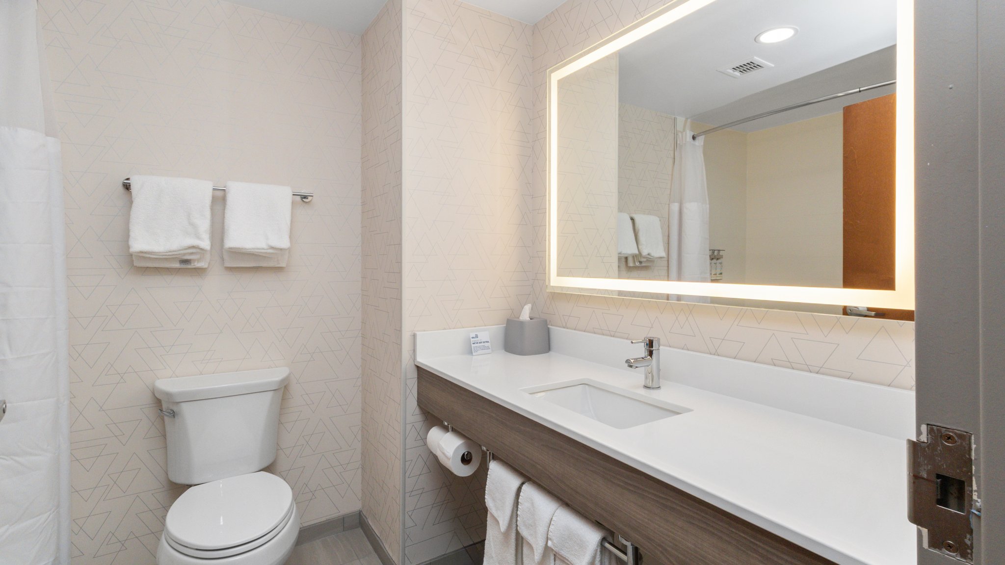 Holiday Inn Express & Suites Hampton South-Seabrook by IHG Image