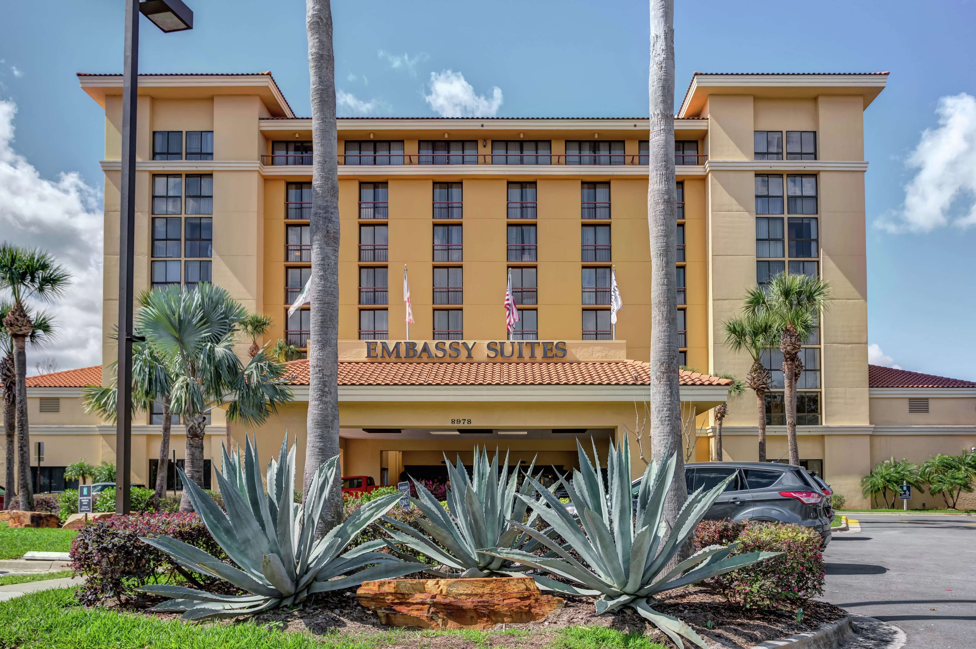 Embassy Suites by Hilton Orlando International Drive Convention Center Photo