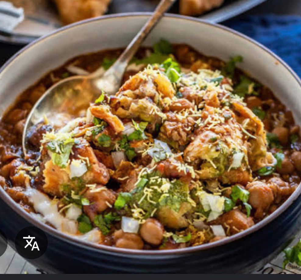Samosa Aloo Tikka Chaat