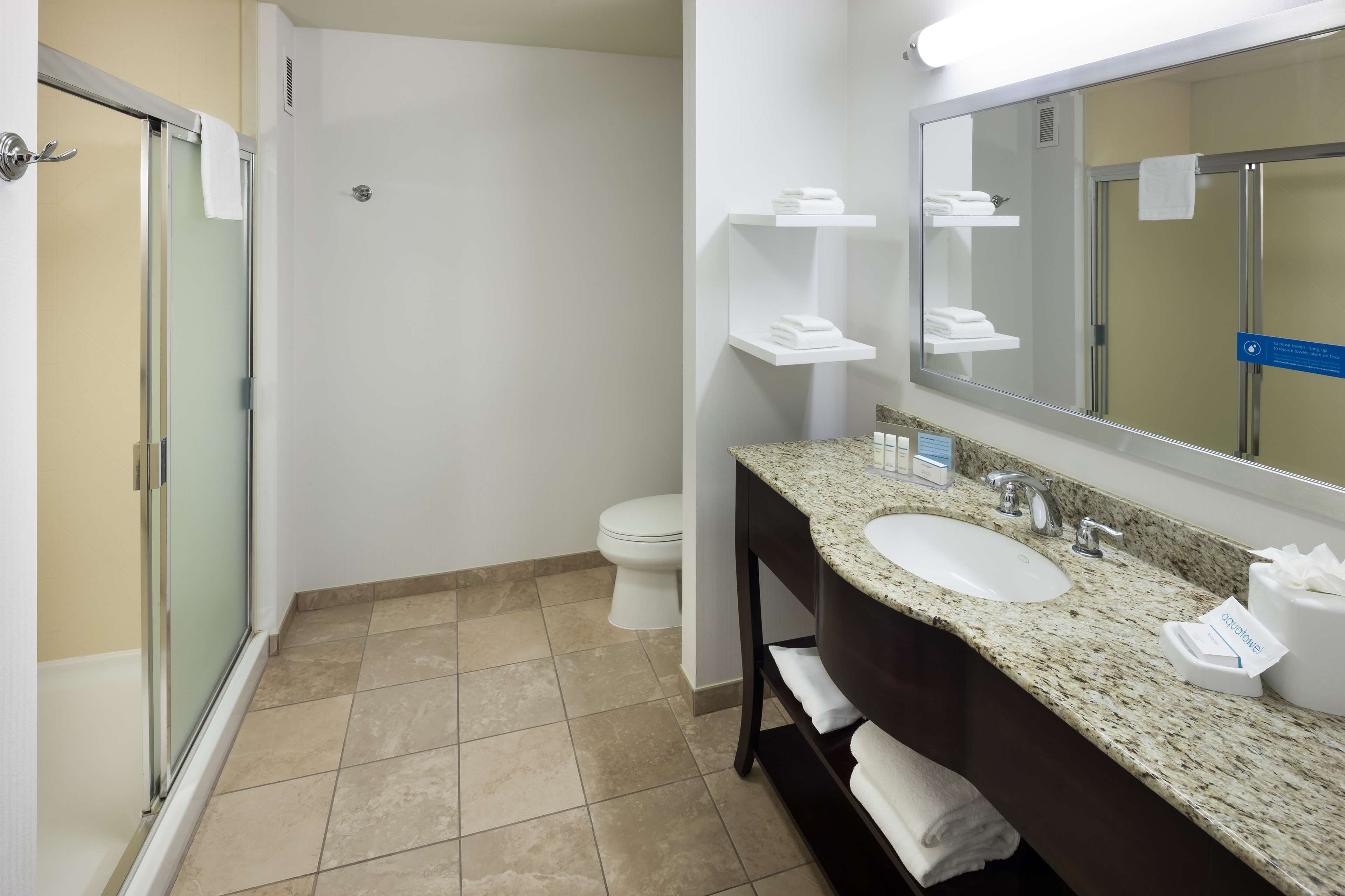 Guest room bath