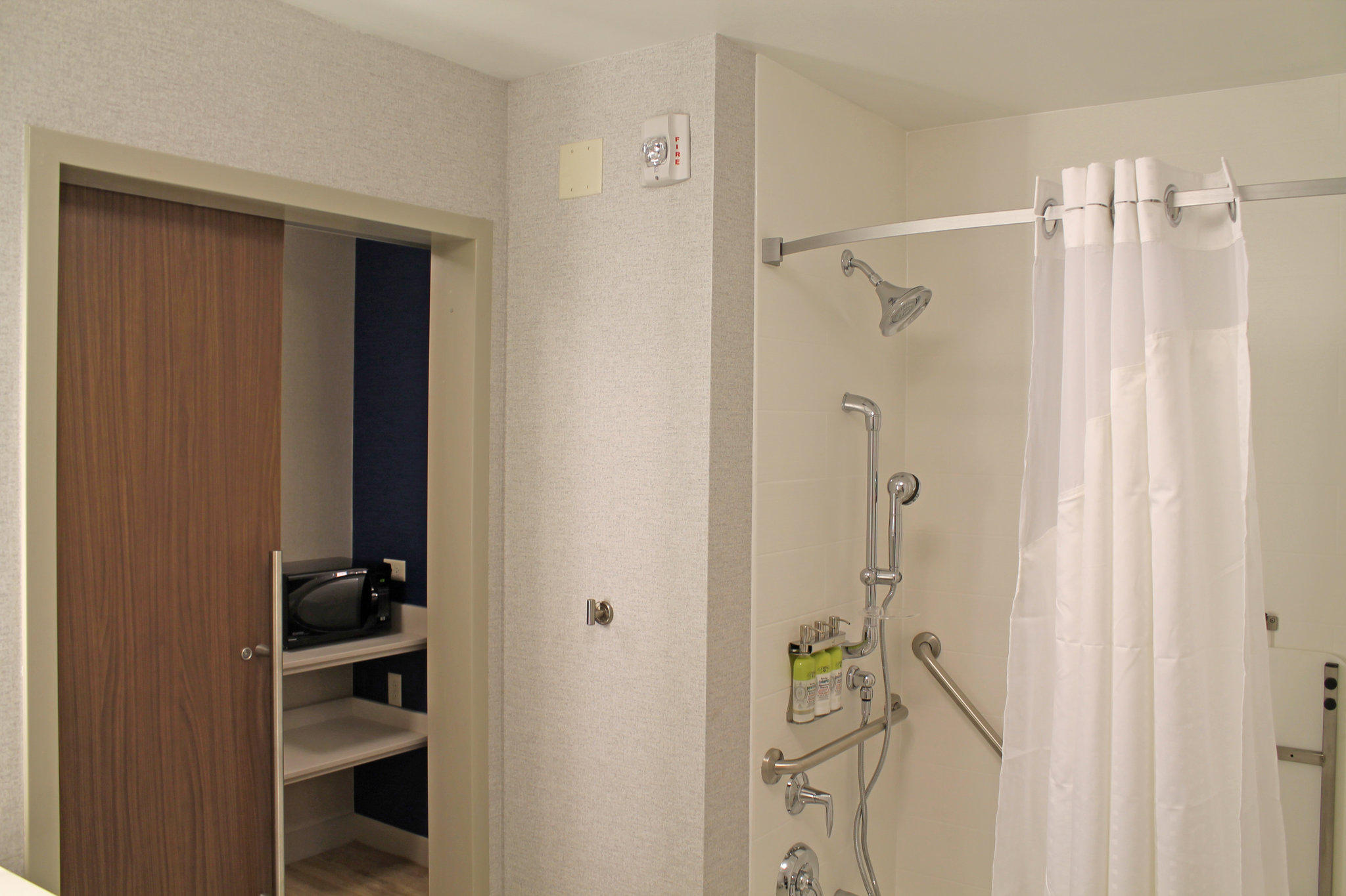 Holiday Inn Express & Suites St. Louis South - I-55 Photo