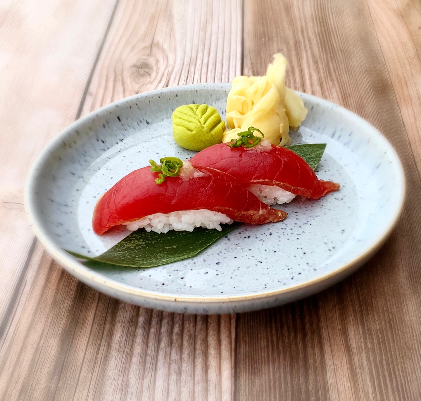 Spicy Garlic Tuna Tataki Sushi