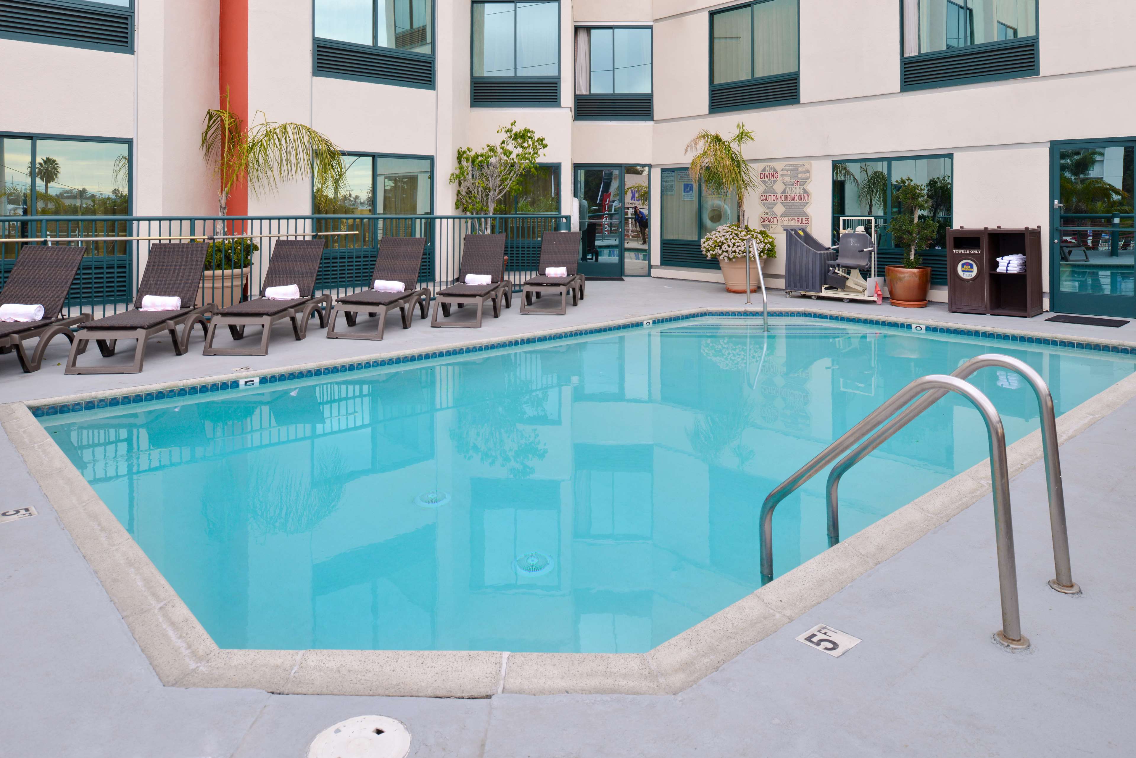 Best Western Plus Suites Hotel - Los Angeles LAX Airport Photo